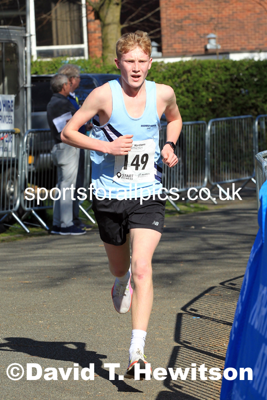 Mens Under-17s 5k, 2022 Northern 12 and 6 Stage Road Relays,  Birkenhead Park, Birkenhead, Wirral.  Photo: David T. Hewitson/Sports for All Pics
